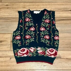 The Eagle's Eye 100% Wool Sweater Vest SZ Medium Green Pink Floral Rose Knit
